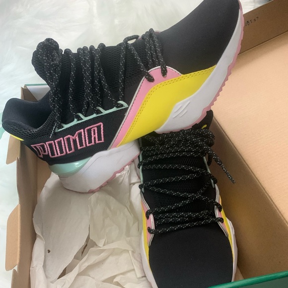 Shoes - Picture 2 of 3